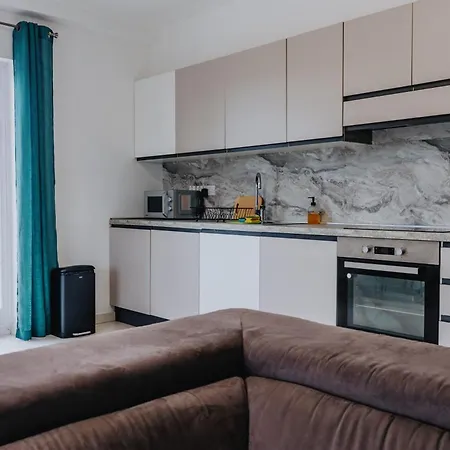 Marina View - Beautiful Seafront 2 Bedroom Close To Valletta Appartamento *