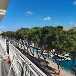 Marina View - Beautiful Seafront 2 Bedroom Close To Valletta